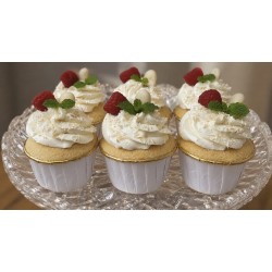 Muffiny kokosowe z kremem z białej czekolady 6 szt.